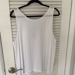 Lilla P White Sleeveless Scoop Tank